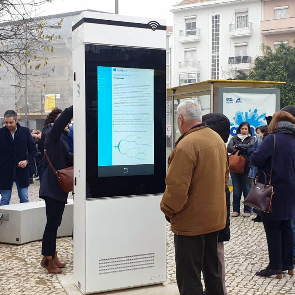 Outdoor IP65 Digital Signage Display